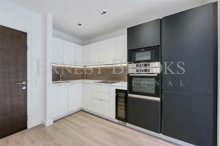 1 Bedroom Apartment To Rent In Hadleigh Apartments, Woodberry Down, Finsbury Park, N4