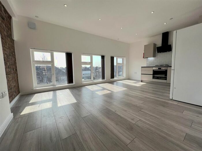 1 Bedroom Flat To Rent In High Road, Chadwell Heath, Romford, RM6