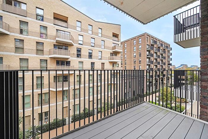 2 Bedroom Apartment To Rent In Carraway Street, Reading, RG1