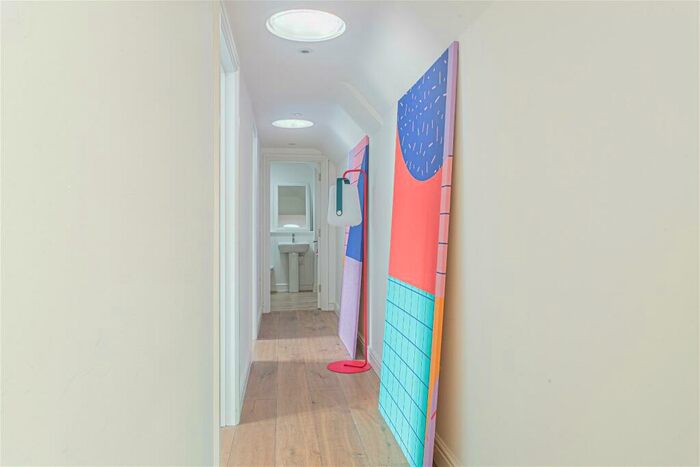 2 Bedroom Apartment For Sale In Tetbury Town Centre, GL8