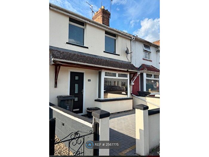 3 Bedroom Terraced House To Rent In Ferndale Road, Swindon, SN2
