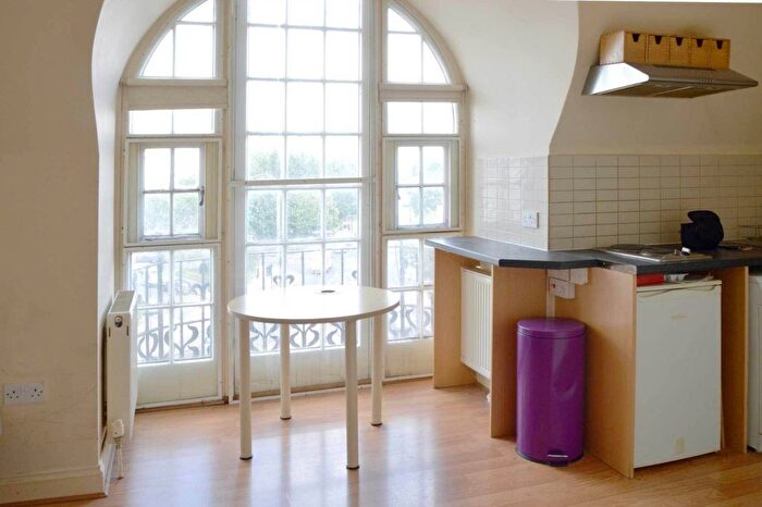 Studio To Rent In Crown Street, Acton, W3