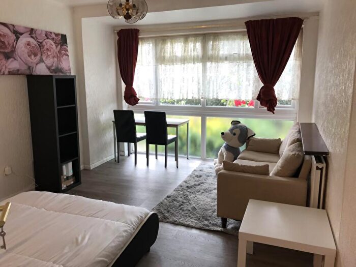 3 Bedroom Detached House To Rent In Botham Close, Manchester, M15