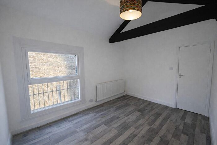 2 Bedroom Apartment To Rent In Hornsey Road, London, N19