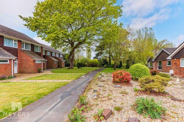 3 Bedroom House To Rent In Links Drive, Christchurch, BH23