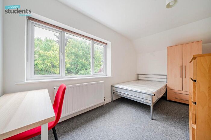 1 Bedroom Detached House To Rent In Bevendean Crescent, Brighton, East Sussex, BN2