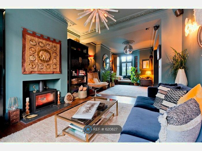 4 Bedroom Semi-Detached House To Rent In Harlesden Gardens, London, NW10