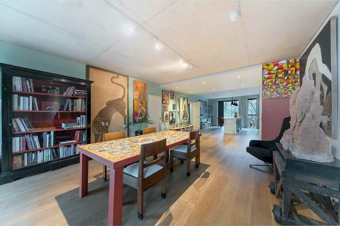 2 Bedroom Flat To Rent In Compton Street, EC1V
