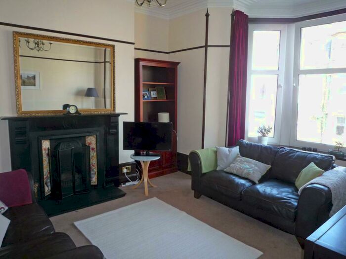 2 Bedroom Flat To Rent In Union Grove, Aberdeen, AB10