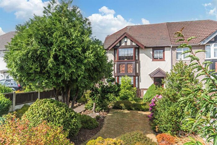 3 Bedroom Semi-Detached House For Sale In Kingsway, Kirkby-In-Ashfield, Nottingham, NG17
