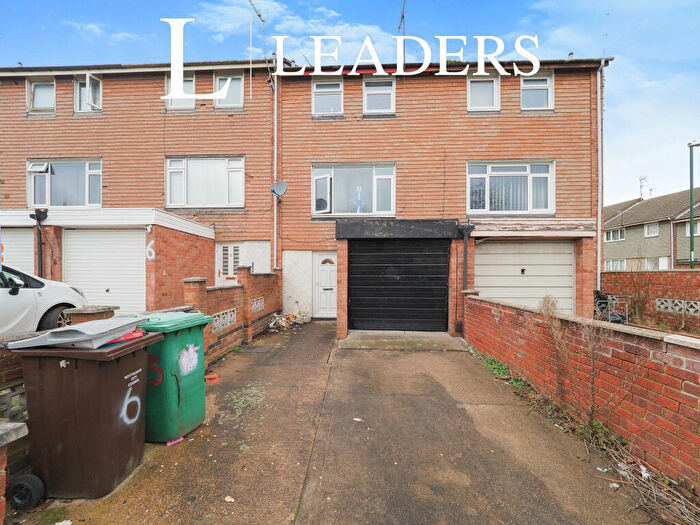 4 Bedroom Terraced House To Rent In Comyn Gardens, NG3