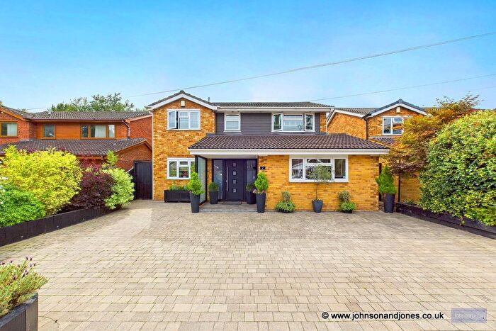 4 Bedroom Detached House For Sale In Redwood, Thorpe, TW20