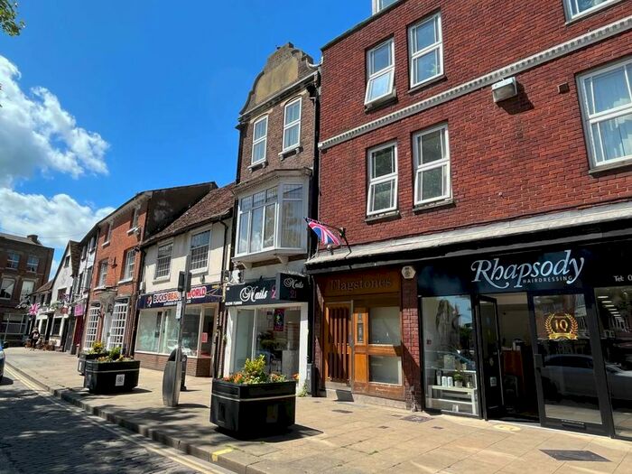 1 Bedroom Flat To Rent In Granville Place, Aylesbury, HP20