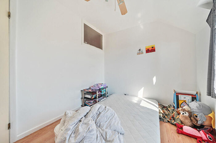 3 Bedroom Terraced House For Sale In Bursledon Road, Southampton, Hampshire, SO19