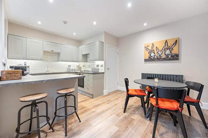 3 Bedroom End Of Terrace House For Sale In Manchester Road, Tideswell, Buxton, SK17