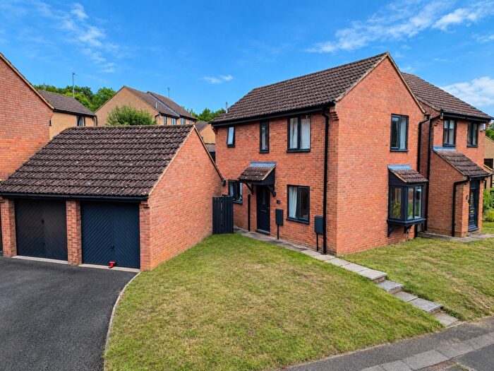 3 Bedroom Detached House For Sale In Hawkridge, West Hunsbury, Northampton, NN4
