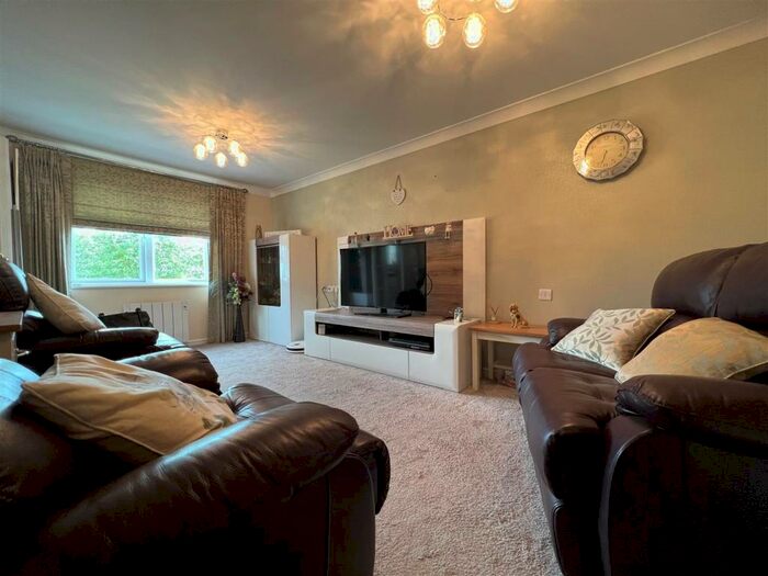 1 Bedroom Flat To Rent In Eden Court, Aylesbury Street, Bletchley, Milton Keynes, MK2