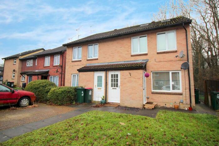 3 Bedroom Maisonette To Rent In St. Andrews Road, Ifield, Crawley, RH11