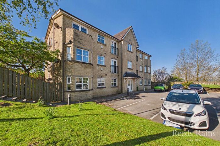 2 Bedroom Apartment For Sale In Trooper Lane, Halifax, West Yorkshire, HX3