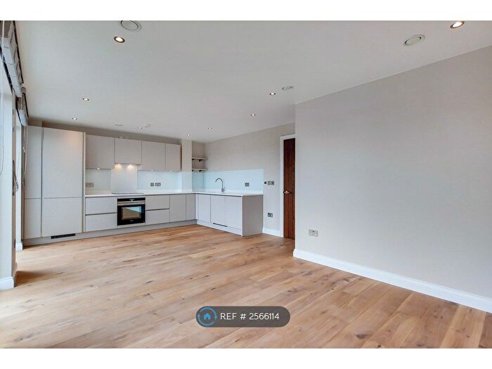 2 Bedroom Flat To Rent In Holloway Road, London, N19