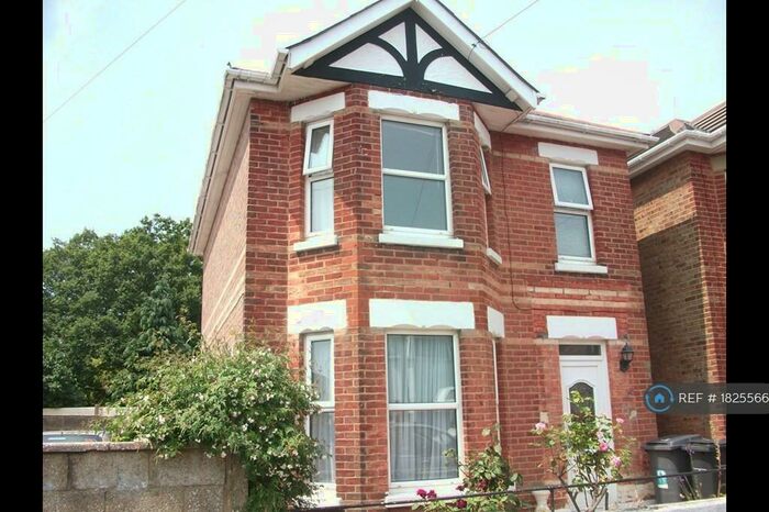 3 Bedroom Detached House To Rent In Benmore Road, Bournemouth, BH9