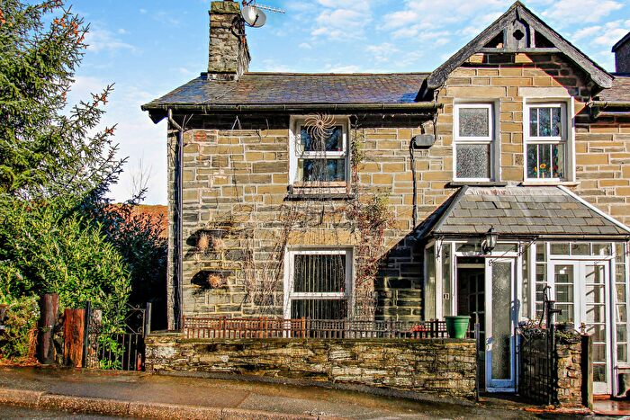 3 Bedroom Semi-Detached House For Sale In Castle Terrace, Dolwyddelan, LL25
