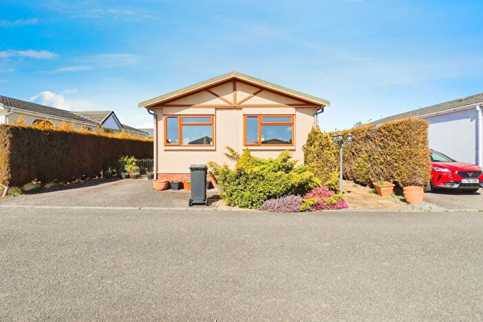 2 Bedroom Park Home For Sale In Eye Road, Brome, Eye, IP23