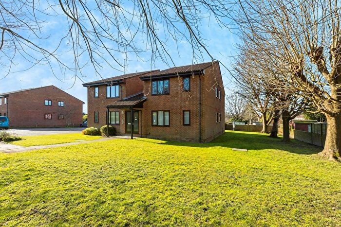 Studio For Sale In Trenear Close, Horsham, West Sussex, RH13