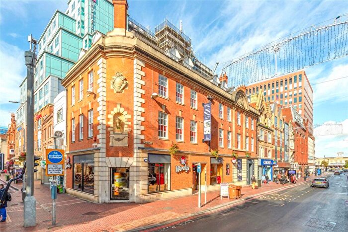 2 Bedroom Apartment For Sale In Station Road, Reading, Berkshire, RG1