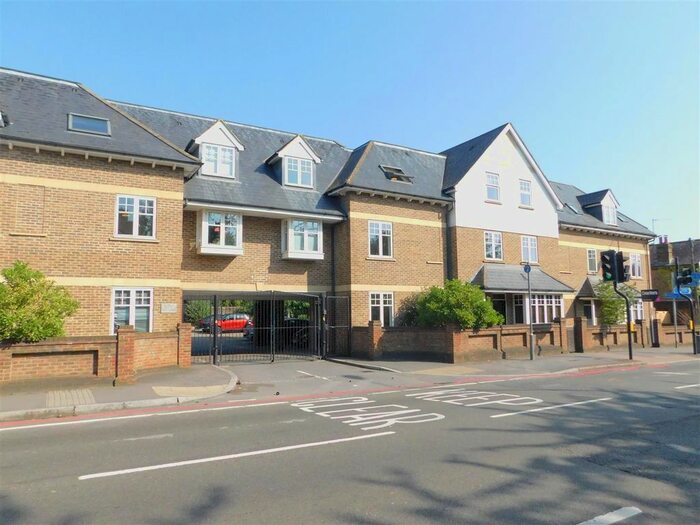 2 Bedroom Flat To Rent In Kingston Vale, London, SW15