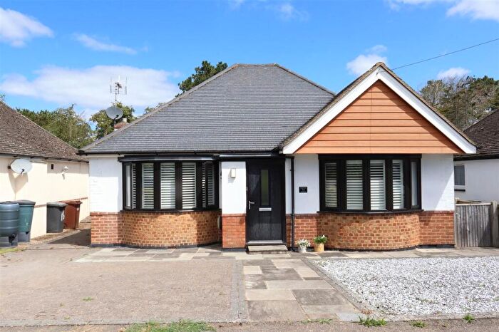 3 Bedroom Detached Bungalow For Sale In Hyperion Avenue, Polegate, BN26
