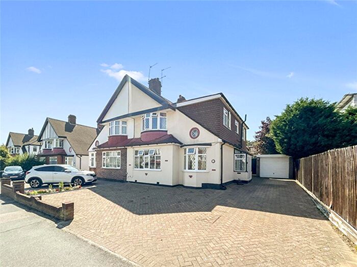 4 Bedroom Semi-Detached House For Sale In Faraday Avenue, Sidcup, DA14