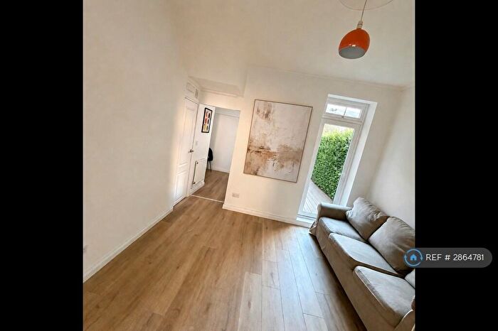 2 Bedroom Flat To Rent In Tweedmouth Road, London, E13