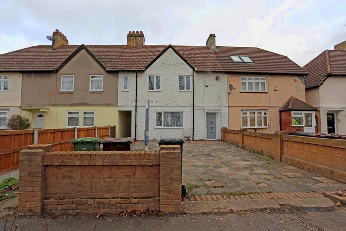 4 Bedroom Terraced House To Rent In South Road, Romford RM6