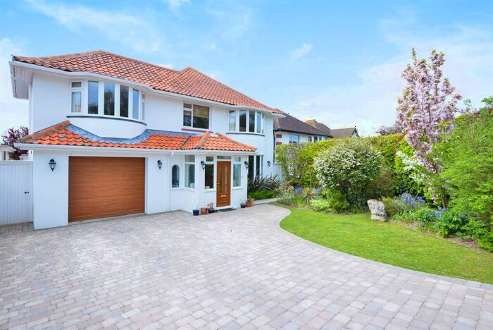 5 Bedroom House To Rent In Meadow Close, Hove, BN3