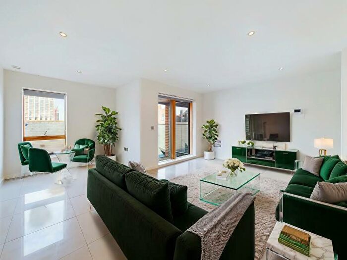 1 Bedroom Apartment To Rent In Apt . :: Ice Plant, M4