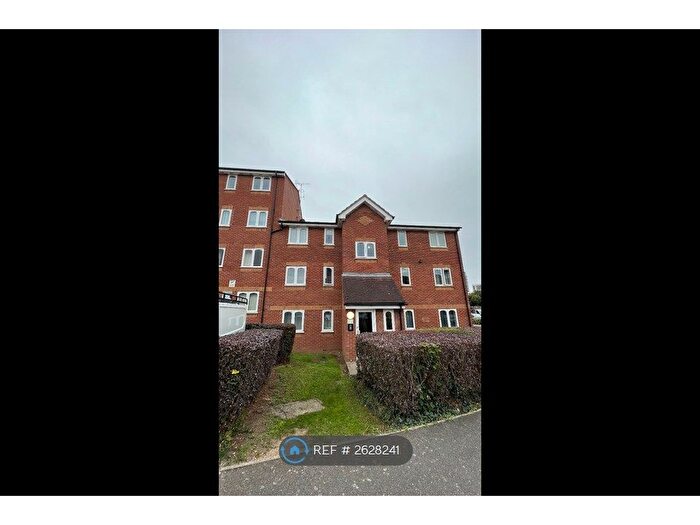 1 Bedroom Flat To Rent In Armoury Road, London, SE8