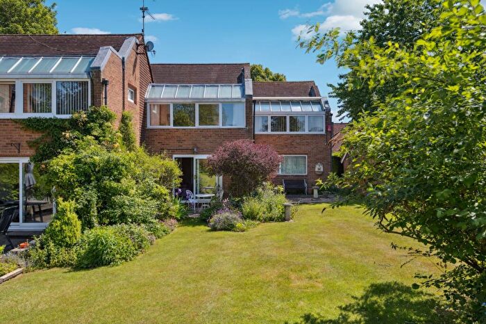 3 Bedroom Terraced House For Sale In Forge End, Old Amersham, HP7