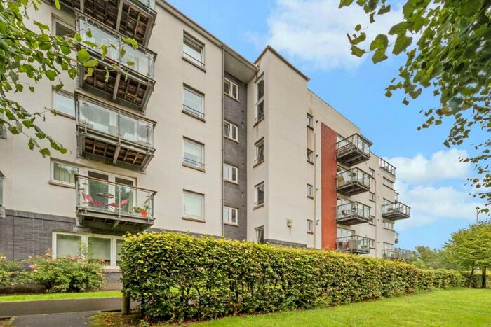 2 Bedroom Flat To Rent In Redshank Avenue, Ferry Village, PA4