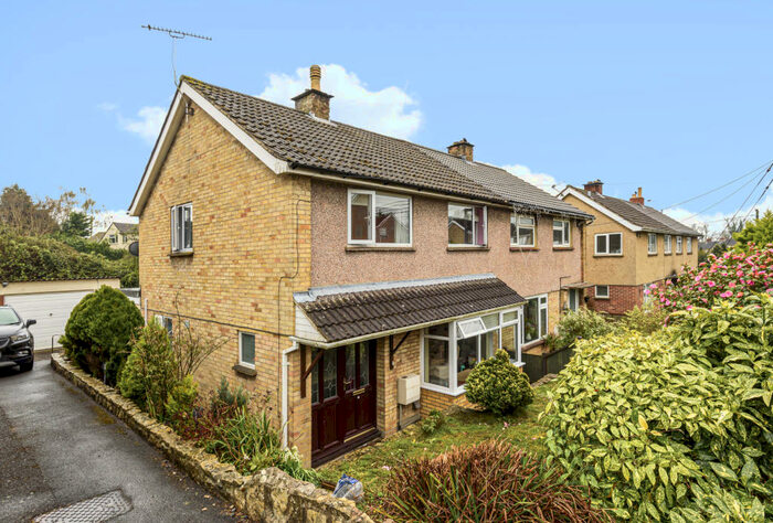 3 Bedroom Semi-Detached House For Sale In Rogers Close, Clutton, Bristol, BS39