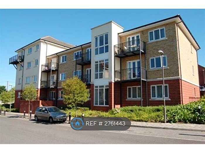 2 Bedroom Flat To Rent In Ercolani Avenue, High Wycombe, HP13