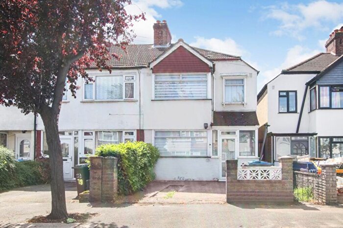 3 Bedroom End Of Terrace House For Sale In Westcombe Avenue, Croydon, CR0