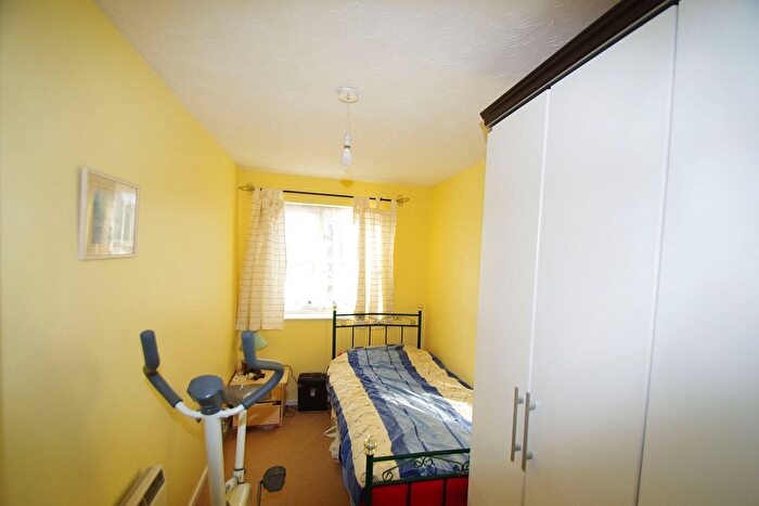 2 Bedroom Flat To Rent In Badminton House, Watford, WD24