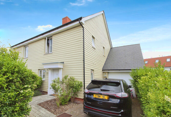 3 Bedroom Semi-Detached House To Rent In William Porter Close, Chelmsford, Essex, CM1