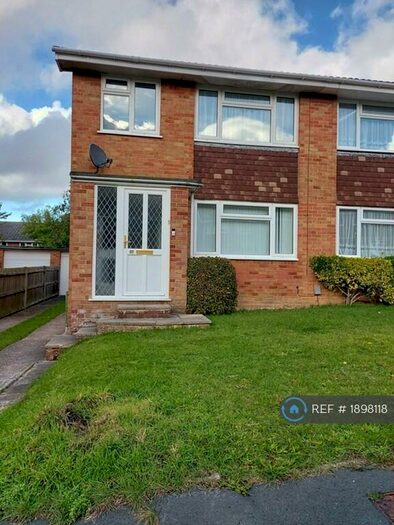 3 Bedroom Semi-Detached House To Rent In Grainger Close, Basingstoke, RG22