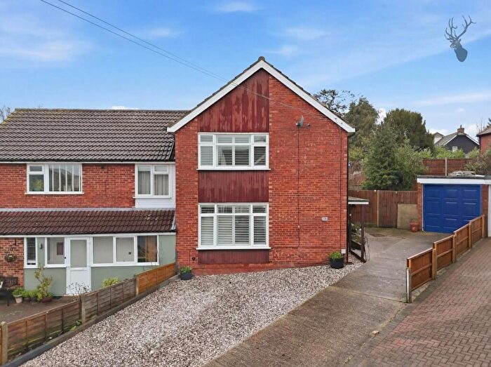 3 Bedroom Semi-Detached House For Sale In Severns Field, Epping, CM16