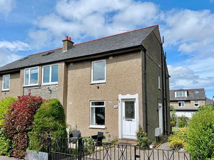 2 Bedroom Flat To Rent In Colinton Mains Grove, Colinton Mains, Edinburgh, EH13