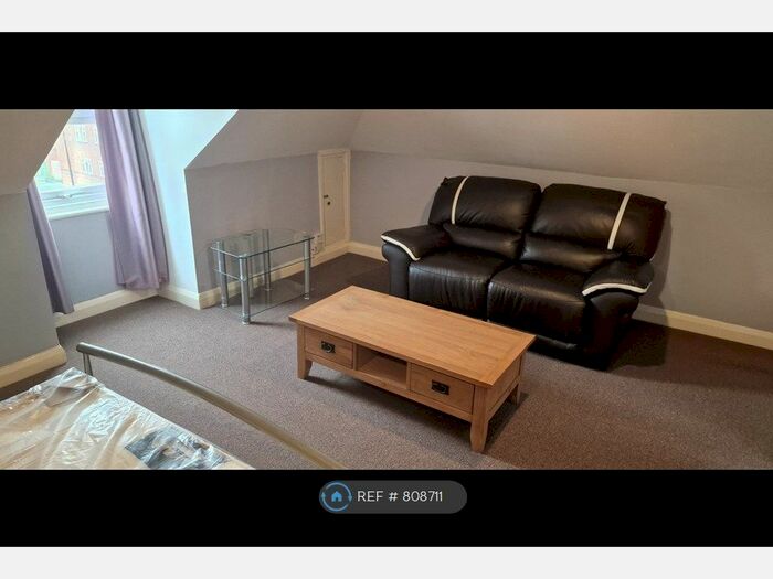 Studio To Rent In Stroud Green Road, London, N4