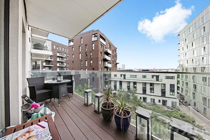 1 Bedroom Flat To Rent In Chandlers Avenue, North Greenwich, SE10