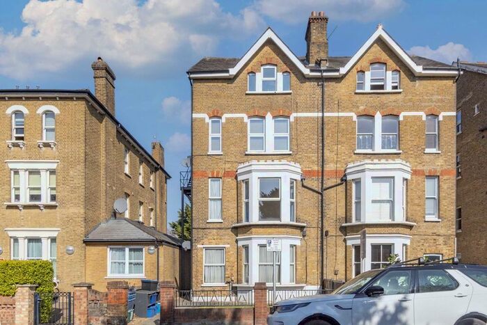 2 Bedroom Flat To Rent In Ferry Road, Teddington, TW11